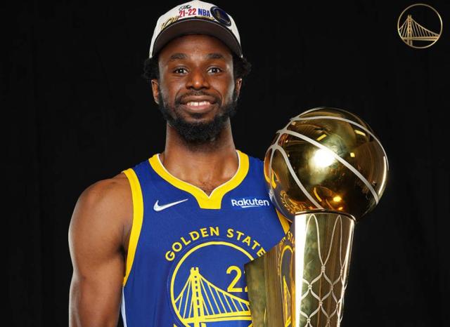 PP电子官方-被家庭温暖与冠军荣耀包裹 维金斯：渴望留在勇士